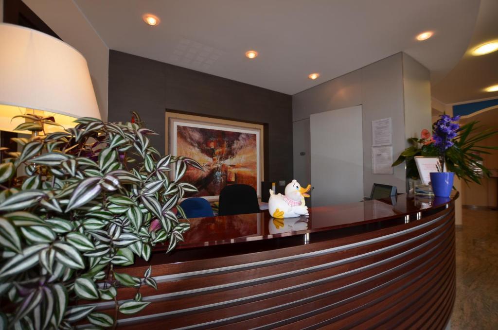 Hotel Cristallo Lignano Sabbiadoro Exterior photo