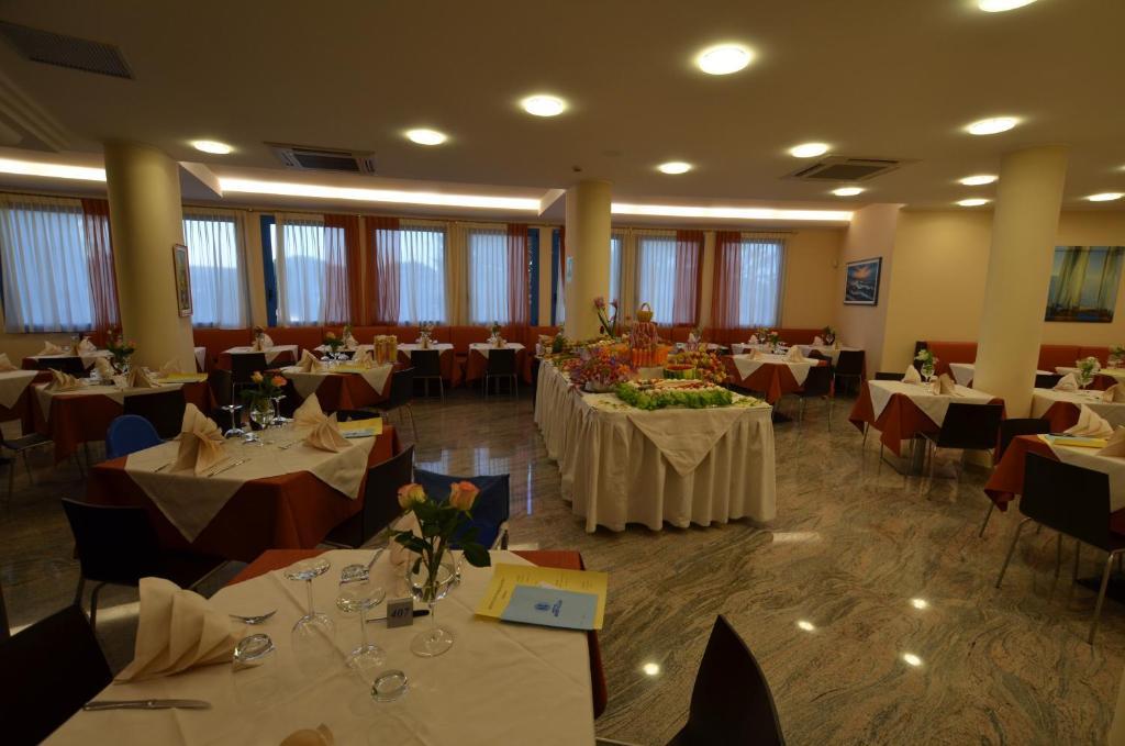Hotel Cristallo Lignano Sabbiadoro Exterior photo